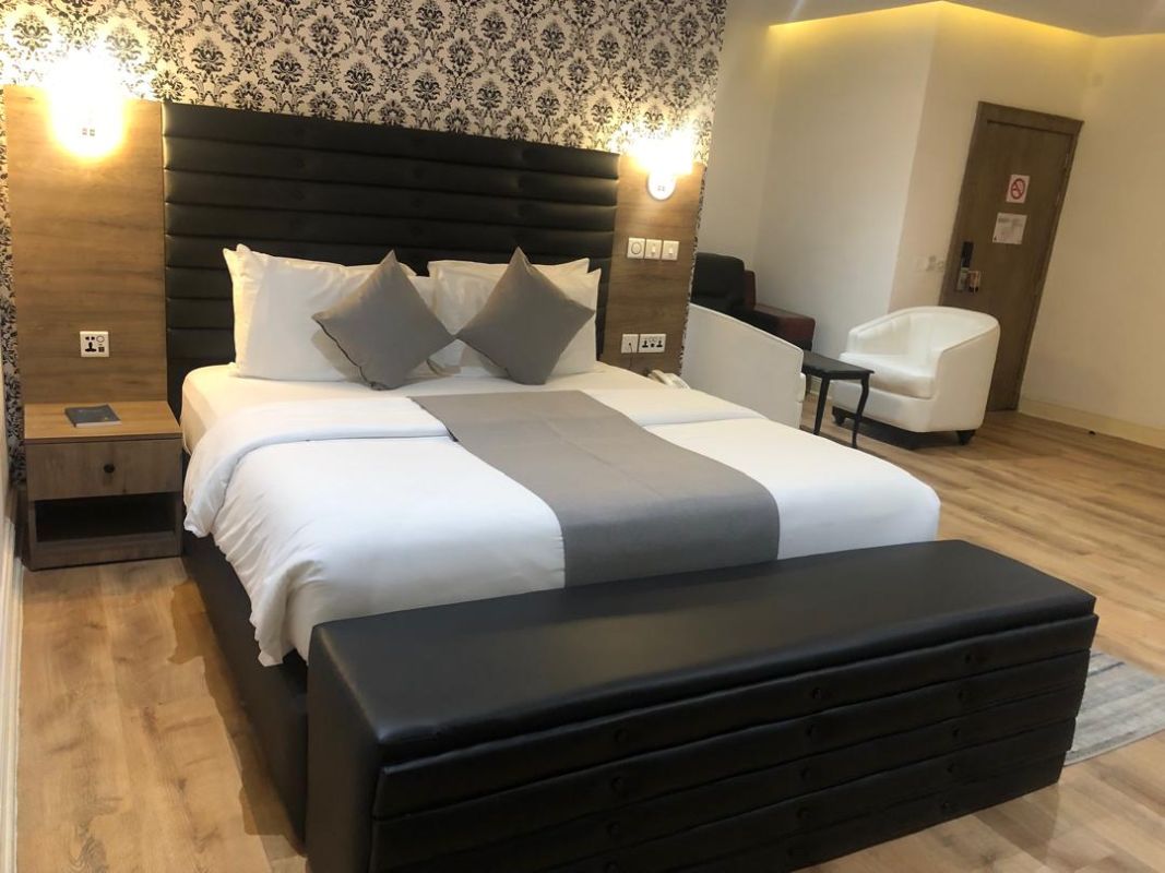 Crownsville Hotel