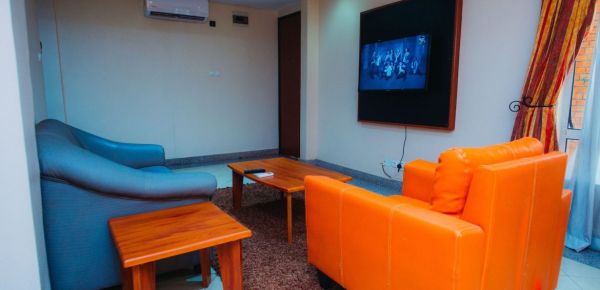 La Cour Hotel 