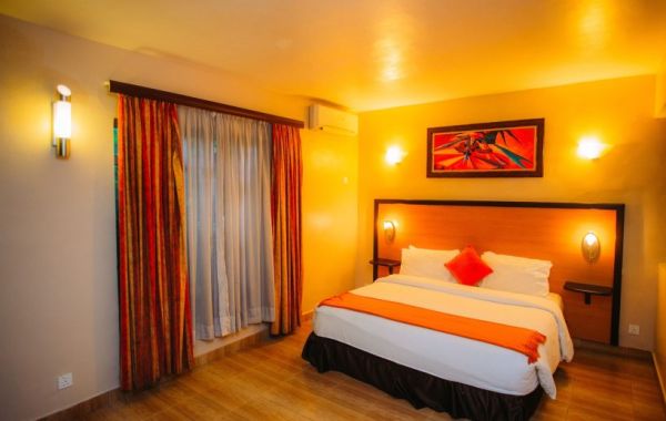 La cour Hotels 