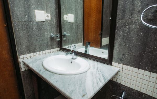 La cour Hotels 