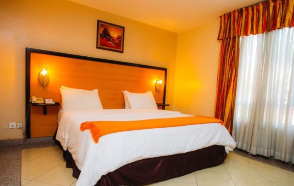 La cour Hotels 