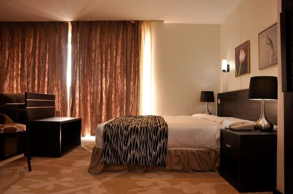 Golden Tulip Oniru