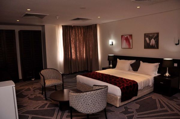 Golden Tulip Oniru