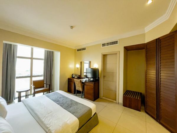 The Avenue Executive Room