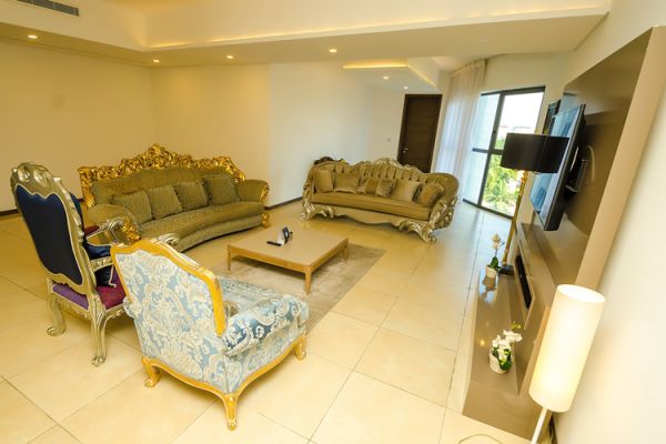Royal Residence 3 Bedroom Apartment 