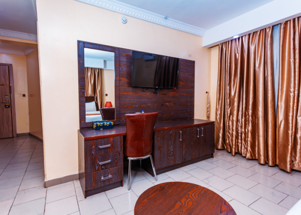 Beni Gold Ikoyi